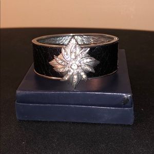 BEAUTIFUL CUFF . NEW WITHOUT TAG